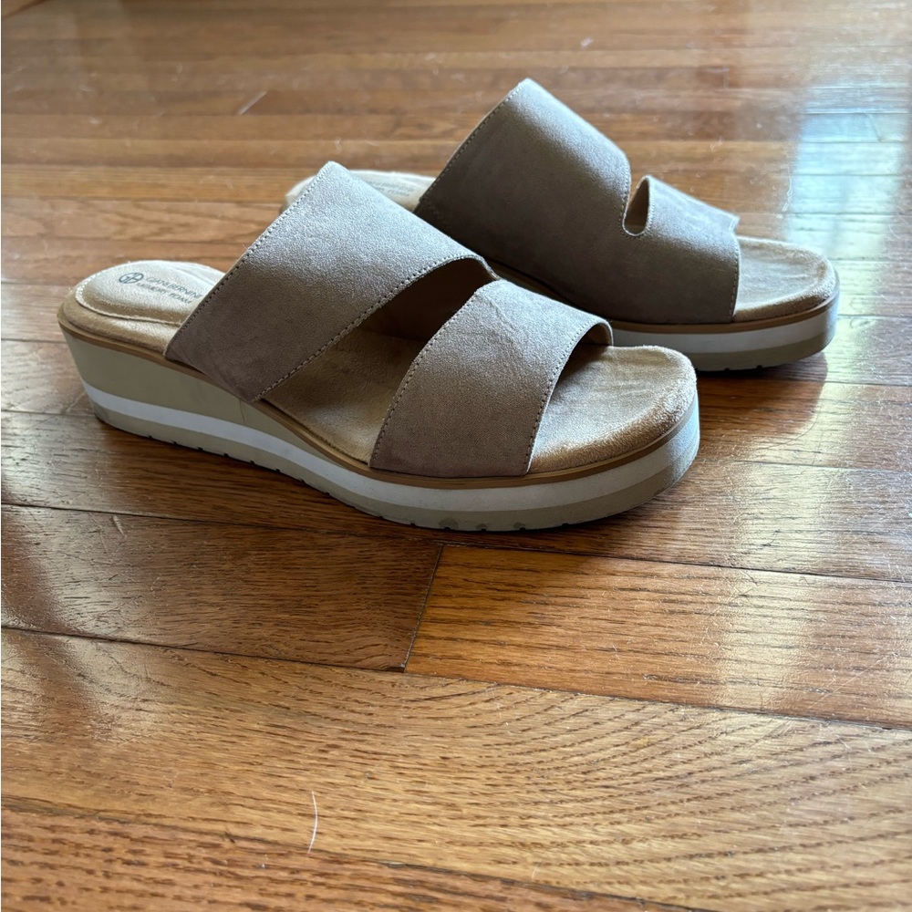 Giani Bernini wedge sandals women’s 8.5